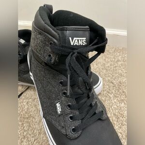 VANS off the wall sz 13  hi-top black and gray tweed. Excellent used condition.